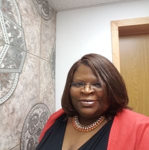 Meet your Posher, Sharifa